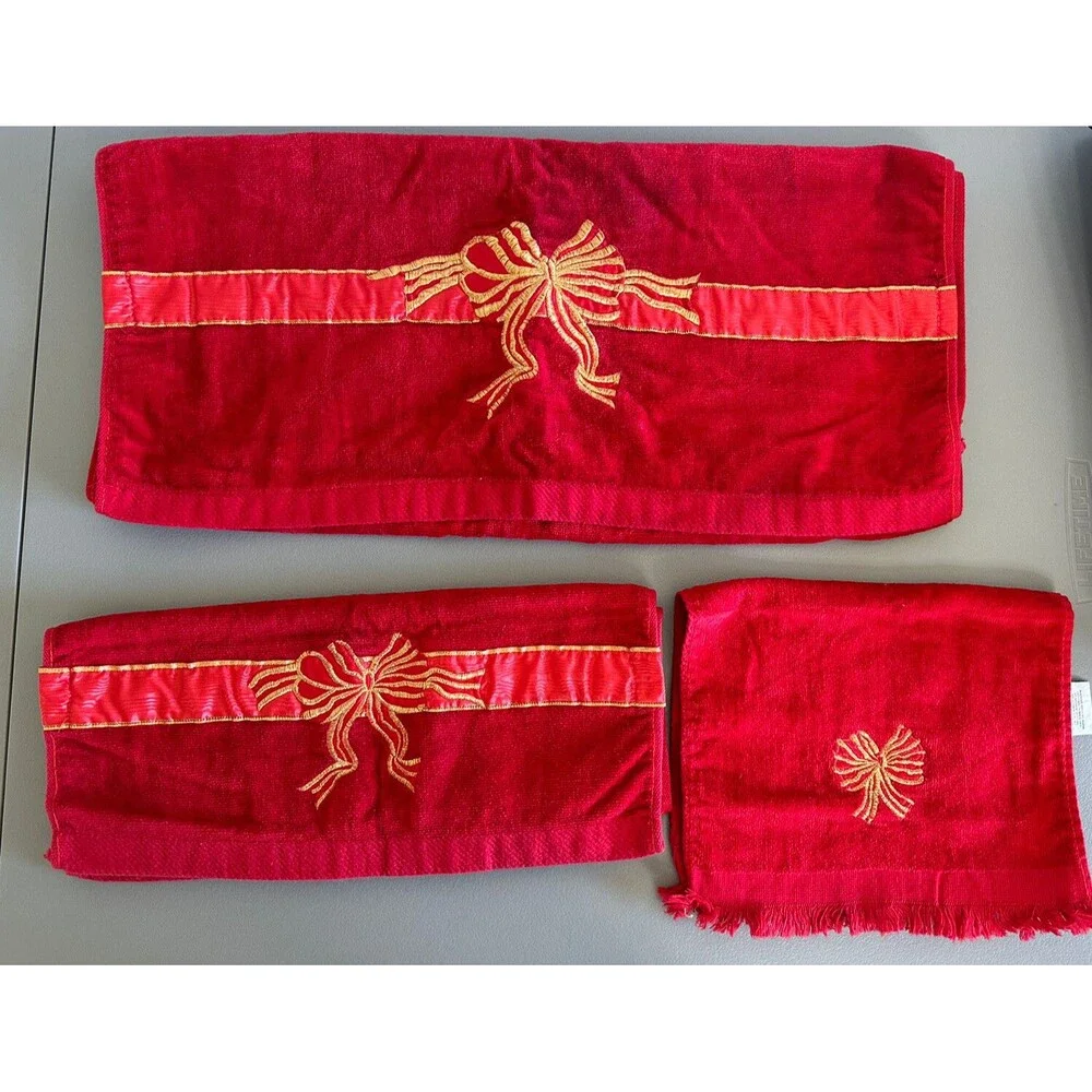 R A Briggs Towel Set Red Embroidered 3 Piece Bath Hand Face Christmas Bow